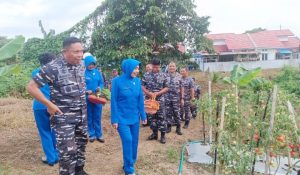 Danlantamal IX Ambon dampingi Pangkoarmada III tinjau fasilitas di Lanal Aru