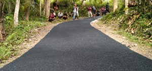 Bantuan Provinsi, Jalan Desa Cimenteng Dihotmik