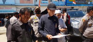 Puluhan Personil Polres Wajo amankan sita eksekusi Gedung Walet