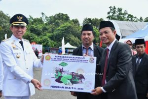 Pemkab Morowali Beri Bantuan Kepada UMKM Di HUT RI Ke – 77.