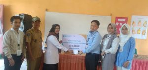 BSI serahkan bantuan pembangunan Mushallah Syuhada MIN 4 Wajo sebesar Rp 10 juta