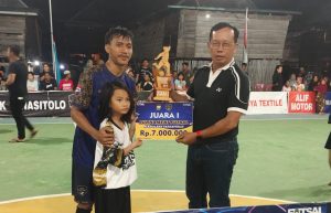Waka Polres Wajo resmi menutup turnamen futsal Kapolsek Tanasitolo Cup