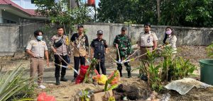 Prajurit Satgas Pamtas Yonif 645/Gty hadiri pemusnahan media pembawa HPHK & OPTK
