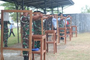 Jarak 25 meter menembak pistol, harus dikuasai oleh Personel Lanud Sugiri Sukani