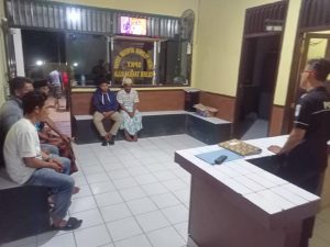 Warga berseteru di Dusun Ajuraja, Personil Polsek Takkalalla lakukan mediasi