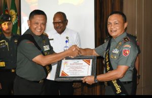 BKKBN Nasional Kukuhkan Pangdam Pattimura Jadi Bapak Asuh Anak Stunting Maluku