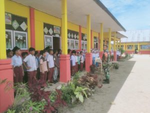 Babinsa Koramil 03/Jeunib Ajak Anak Didik Siswi SDN 1 Lhok Kulam Senam Pagi