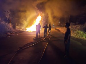 Mobil Pick Up Bermuatan Solar Hangus Terbakar Di Jalur Dua Andi Unru