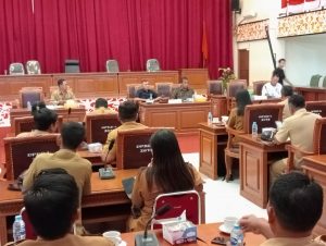 Komisi A DPRD Landak Rapat Dengar Pendapat Dengan Kades Se-Kabupaten Landak