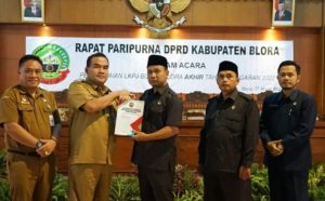 Bertekat Tingkatkan Capain Kerja,Bupati Blora Serahkah LKPJ APBD Tahun 2022