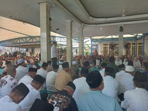 Berangkat Ibadah Haji, Bupati Lahat dan Istri Mohon Doa