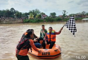 Sekda Landak Buka Lomba Perahu Sampan Bidar Cup 1