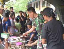 TNI Dirikan Tenda Kesehatan dan Dapur Umum Bantu Korban Erupsi Gunung Lewotobi NTT