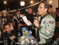 Setelah Balik dari Aceh, Mahfud MD Serahkan Surat Pengunduran Diri Sebagai Menkopolhukam