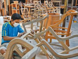 Hadapi Dinamika Global, Kemenperin Pacu IKM Furnitur Tembus Pasar Nontradisional