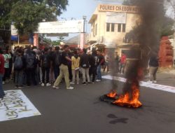 Mahasiswa di Kota Cirebon Gelar Unjuk Rasa Menuntut Keadilan atas Kematian Vina