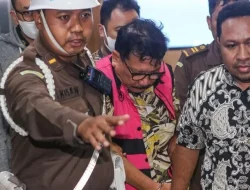 Tersangka Suap Vonis Bebas Ronald Tannur, Eks Pejabat MA Digelandang Kejaksaan Agung Langsung Ditahan