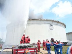Tangki Kilang Pertamina Cilacap Terbakar