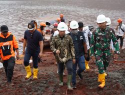 Bupati Iksan Kunjungi Lokasi Longsor IMIP