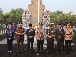 Khidmat dan Penuh Makna, Polres Brebes Gelar Ziarah dan Tabur Bunga Peringati Hari Bhayangkara ke-79