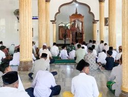 Kapolsek Meureudu Jaya Jadi Khatib Jumat, Ajak Jamaah Perkuat Iman dan Waspadai Ancaman Sosial
