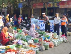 Satlantas Polres Brebes Gencarkan Edukasi Lalu Lintas di Pasar Induk Jelang Operasi Patuh Candi 2025