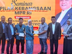 Saiful Bahri Tiyong Anggota DPR RI Komisi XIII Motifasi Mahasiswa Saat Seminar Empat Pilar Kebangsaan
