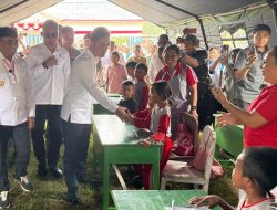 Wapres Gibran Temui Pengungsi dan Korban Gempa di Kabupaten Poso