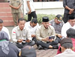 Ketua DPRK Nagan Raya Tanggapi Sejumlah Tuntutan Massa Pendemo Dalam Suasana Akrab