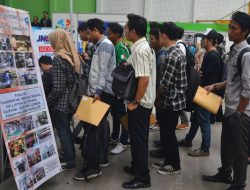 Cari atau Mulai Pekerjaan?