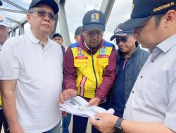 HRD dan Pejabat Kementerian PU Tinjau Pekerjaan Jembatan Bailey di Kutablang