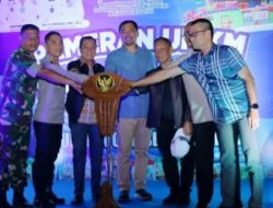 Bupat Abusama Resmikan Pasar Malam dan Pemeran UMKM HUT ke-22 OKU Selatan