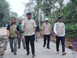 Bupati OKU Selatan Tinjau Pembangunan Jalan Penghubung Simpang – Buana Pemaca