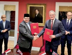 Dorong Kerja Sama Ekonomi Strategis Indonesia-UK, Menko Airlangga Tandatangani Economic Growth Partnership