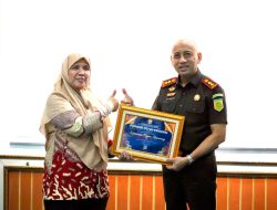 Dedy Irwan Virantama Antar Kejari Karawang Jadi Terbaik Nasional Versi KPPN Karawang Award
