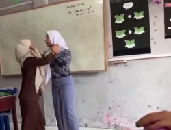 Murid Menjambak Guru di Ruang Kelas Cermin Merosotnya Moral dan Etika
