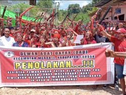 Pemasangan Adat Pamabangk di Meranti, Landak: Masyarakat Adat Tolak Penertiban Kawasan Hutan