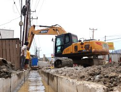 Tingkatkan Infrastruktur Jalan Nasional, IMIP Bangun Drainase Beton di Ruas Trans Sulawesi