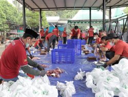 IMIP Bagikan 1.800 Paket Daging Kurban untuk Warga Bahodopi