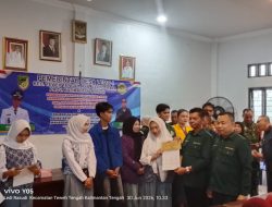 Pemerintah Desa Lemo-I Salurkan Bantuan Bagi Siswa Berprestasi