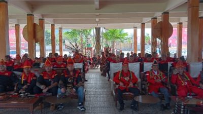 Buka Acara Pelantikan DPC dan DPAC MMBB di Bengkayang, Panglima Tertinggi MMBB: Kita Harus Jaga Marwah Mangkok Merah Borneo Bersatu 