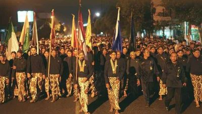 Mubeng Beteng, Menjaga Arah di Tengah Perjalanan Zaman