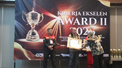 Limen AK Lingai Tokoh Budaya Dayak Bidayuh Raih Kinerja Ekselen Award II-2026