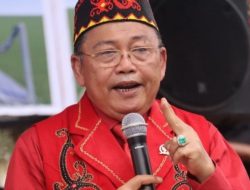 Cornelis Ajak Masyarakat Dayak Kibarkan Merah Putih, Jaga Budaya Sambil Rawat Persatuan NKRI