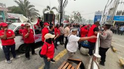 Memanas, Massa Geruduk Kantor PLN Kota Bontang, Lempari Ratusan Telur dan Ancam Bakar Gedung