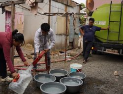 Bantu Warga Terdampak Kekeringan, IMIP Salurkan Ratusan Ribu Liter Air Bersih